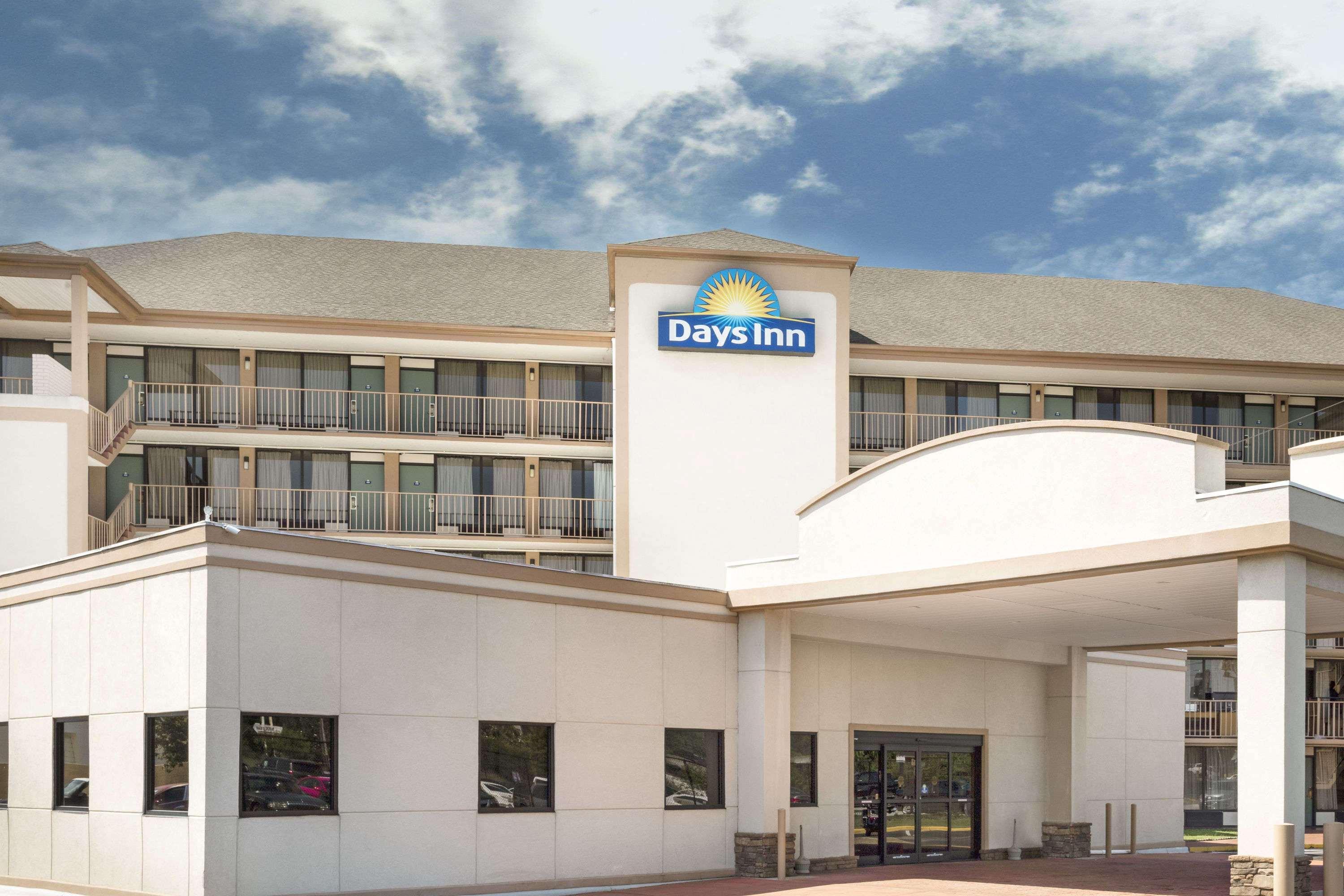 Days Inn By Wyndham Columbus-North Fort Moore מראה חיצוני תמונה