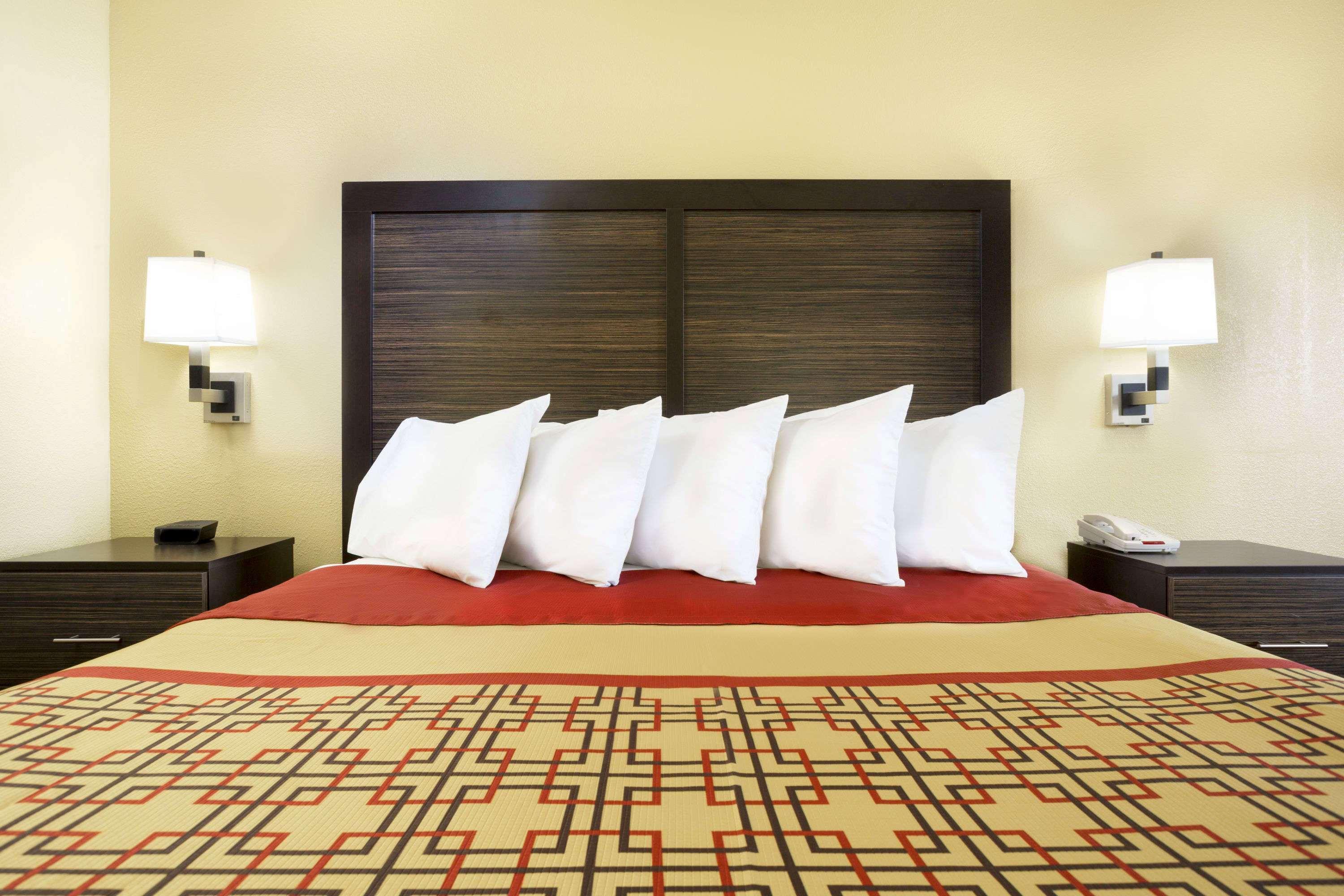 Days Inn By Wyndham Columbus-North Fort Moore מראה חיצוני תמונה